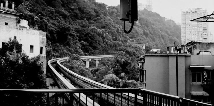 1607386757797084414.jpg 重庆 轻轨.jpg